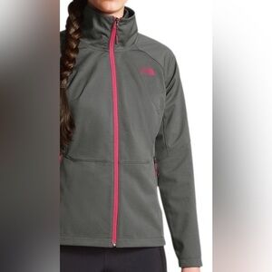 The NorthFace WMNS Jacket. Fall jacket or great for Layering size S|P